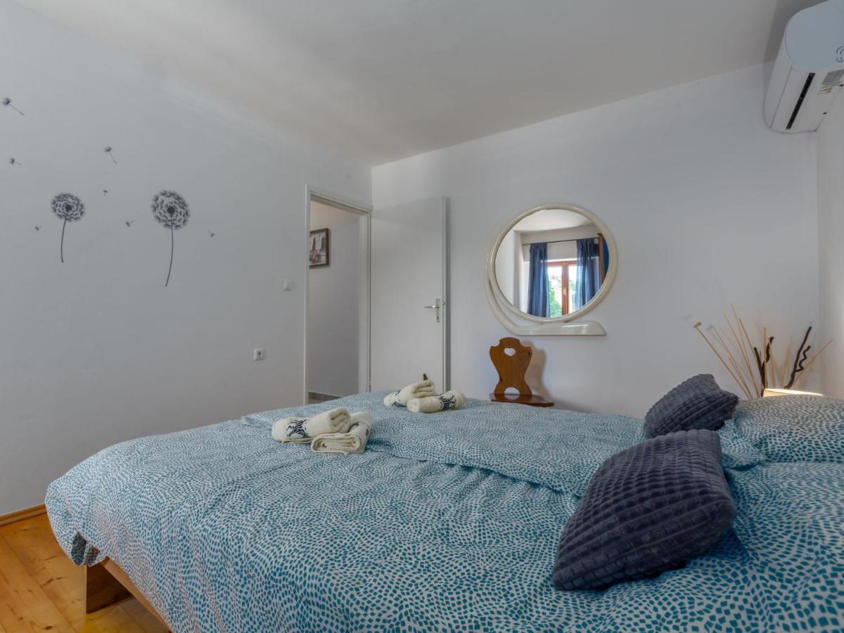 Holiday Home Villa Lucky By Interhome Brtonigla Eksteriør billede