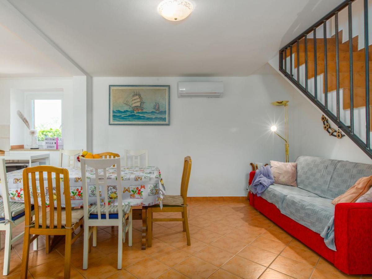 Holiday Home Villa Lucky By Interhome Brtonigla Eksteriør billede
