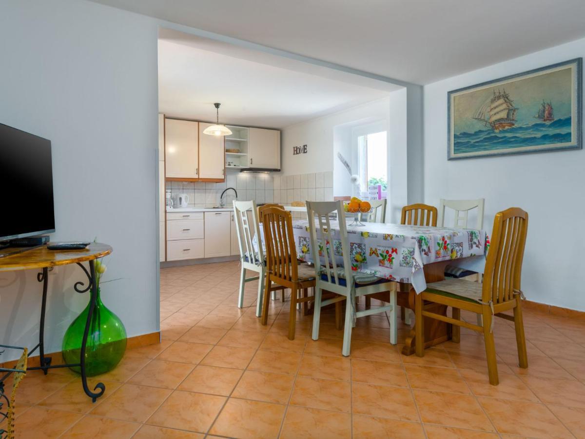 Holiday Home Villa Lucky By Interhome Brtonigla Eksteriør billede